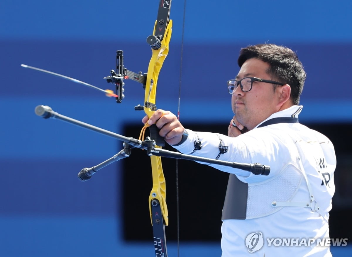 队报：登贝莱将接过法国队7号球衣，恩昆库暂时身披10号球衣